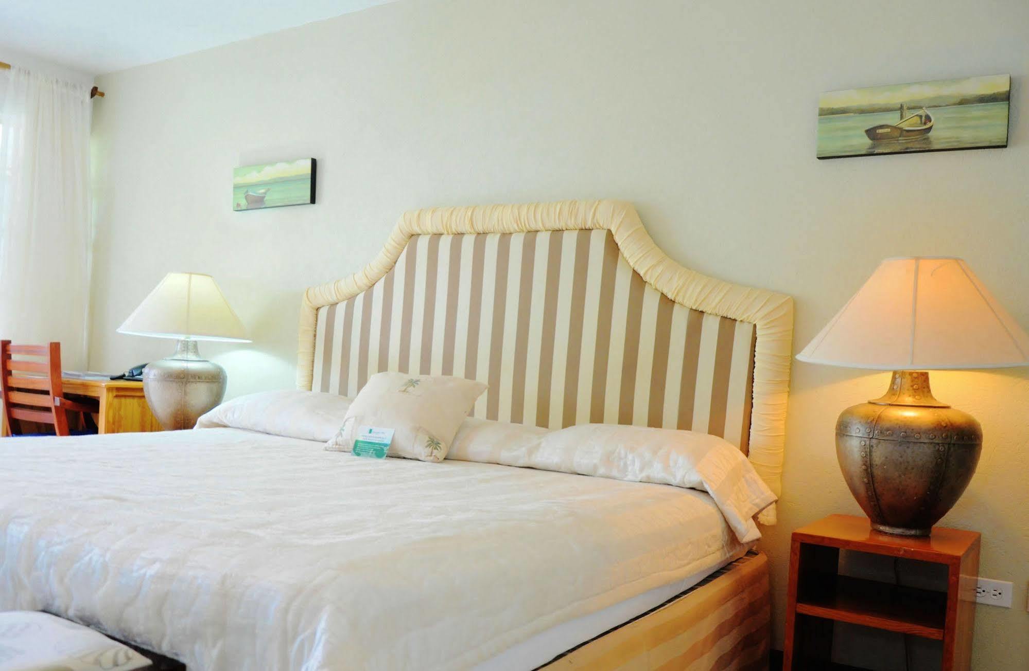 Beachcombers Hotel Saint Vincent المظهر الخارجي الصورة